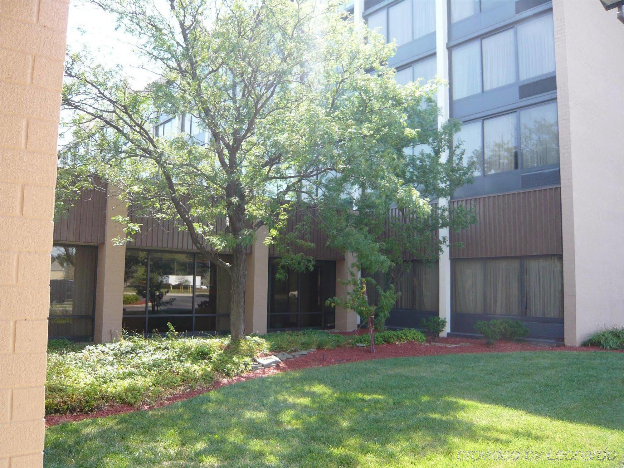 Four Points By Sheraton Cleveland-Eastlake Hotel Exterior photo